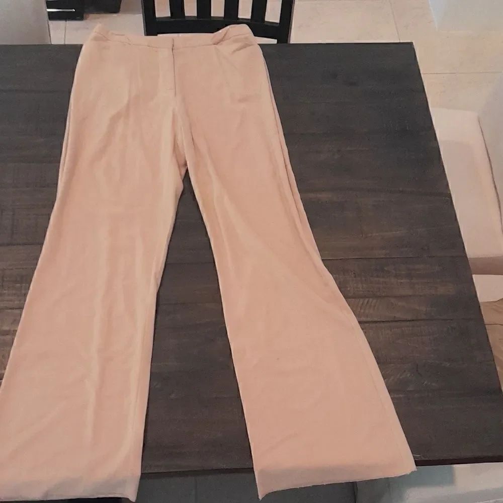 City stretch New York & Company size 6 great condition like new worn once